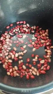Make Peanut stew pork bones step 0
