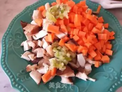 Make Pork mushroom egg and vegetable soup step 1