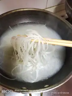 Make Beefball boiled rice powder step 1