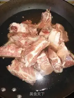 Make Sour bean poached ribs step 2