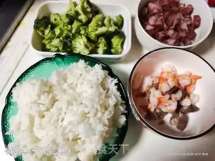 Make Shrimp veggies and rice step 0