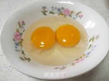 Make Fried goose eggs step 2
