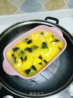 Make Three-coloured eggs step 6