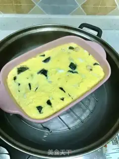 Make Three-coloured eggs step 8