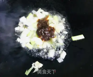 Make A sour fan stewed with duck blood step 4