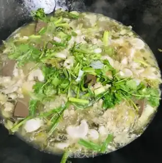Make A sour fan stewed with duck blood step 10