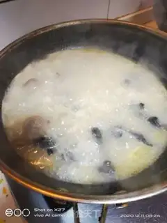Make Roast beefballs with rice powder step 1