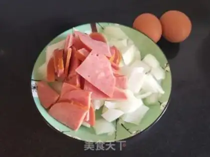 Make ♪ Little belly fried onion eggs ♪ step 0