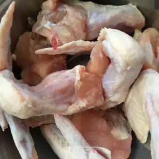 Make The chicken wings step 0