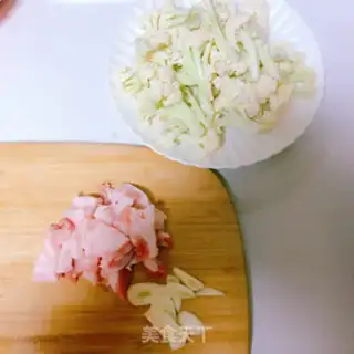Make Five bouquets step 0