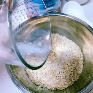 Make oatmeal cake step 2