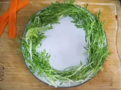 Make Christmas creative vegetable ring salad step 1