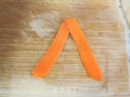 Make Christmas creative vegetable ring salad step 2