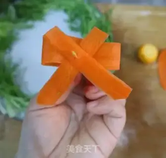 Make Christmas creative vegetable ring salad step 5
