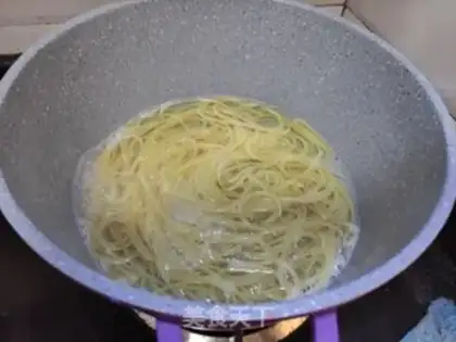Make Shrimp ketchup pasta step 3