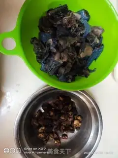 Make A chicken with mushrooms and cabbage step 0