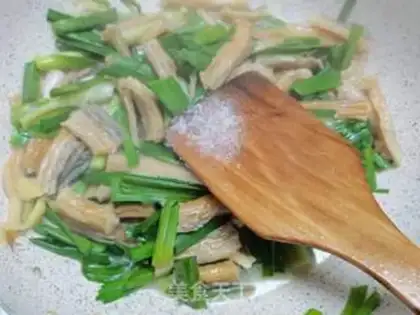 Make Garlic fried fish step 8
