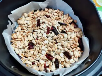 Make Homemade drunk peanuts step 5