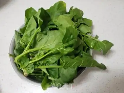 Make Garlic spinach step 1