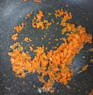 Make Carrot fried eggs step 1
