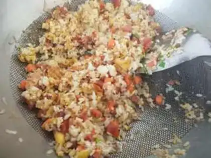Make Red grapefruit egg fried rice step 6