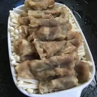 Make Golden fungus steam beef rolls step 7