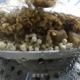 Make Golden fungus steam beef rolls step 9