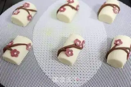 Make The goat milk bun step 12