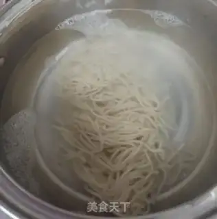 Make Beef sauce noodles step 1
