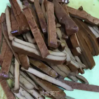 Make Soy-dry, fried celery step 0