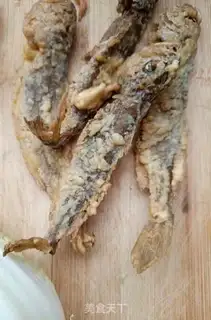 Make Gold-cooked fish step 1