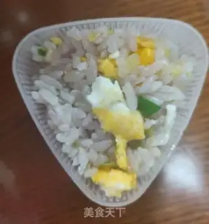 Make Eggs, garlic, rice step 5