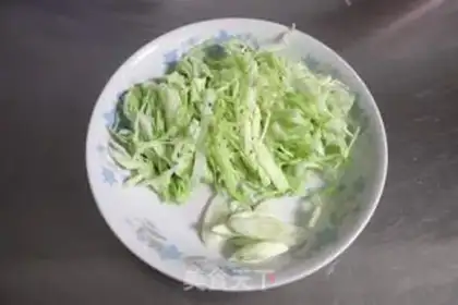 Make Eggs and cabbage step 1