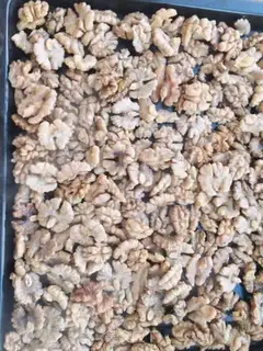 Make Amber walnuts step 1