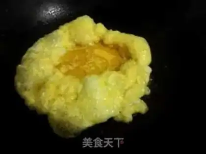 Make Chili fried eggs step 2