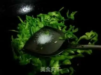 Make Chili fried eggs step 5