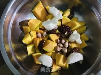 Make Pumpkin porridge step 1