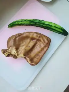 Make cucumber with pig ears step 0