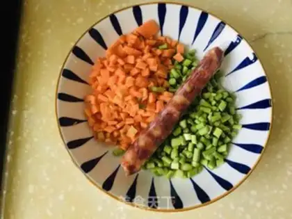 Make Sausage garlic carrot fried rice step 0