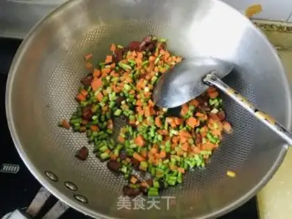 Make Sausage garlic carrot fried rice step 3