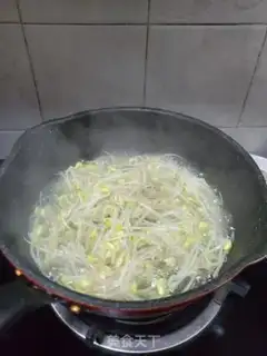 Make Soybean sprouts and duck blood step 8