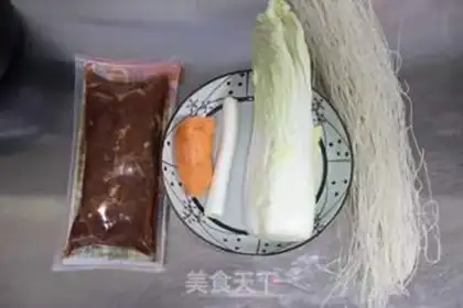 Make Beef cabbage and pastry pot step 0