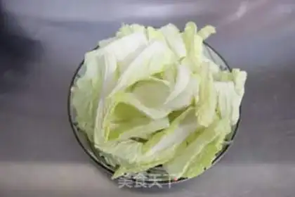 Make Beef cabbage and pastry pot step 2