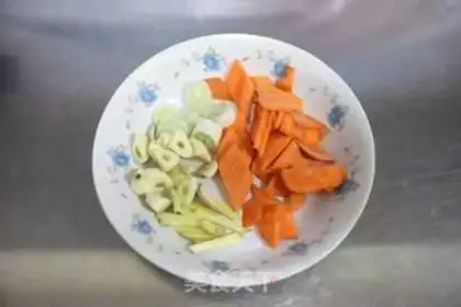 Make Beef cabbage and pastry pot step 3