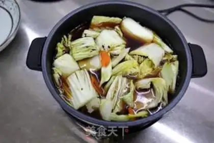 Make Beef cabbage and pastry pot step 7