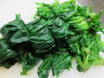 Make A duck egg and spinach step 4