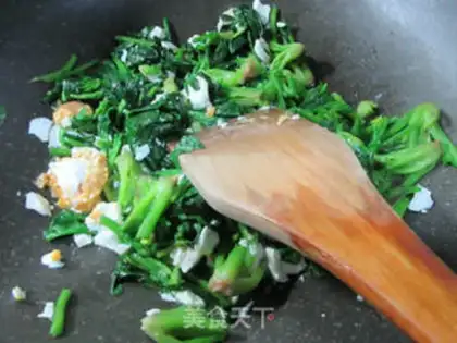 Make A duck egg and spinach step 5