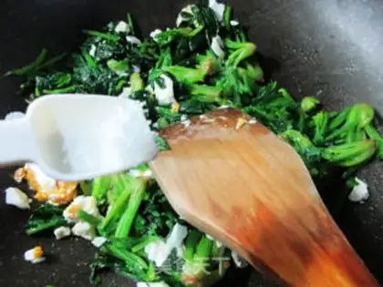 Make A duck egg and spinach step 7