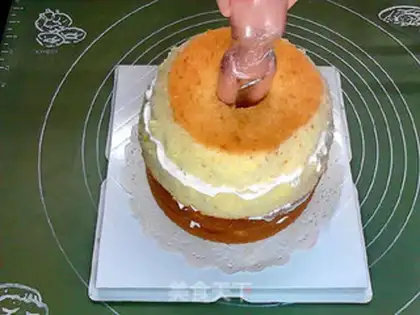 Make Flower cake: Queen