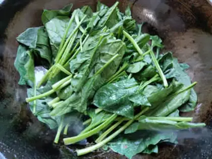 Make Garlic spinach step 3